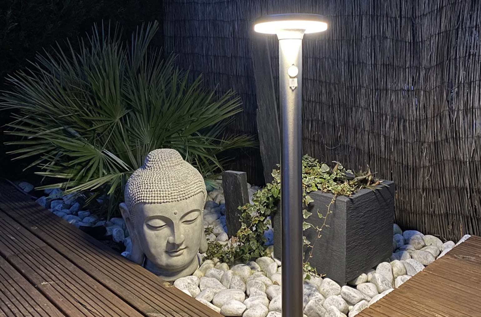 Comment bien choisir une borne solaire ? - Lumihome