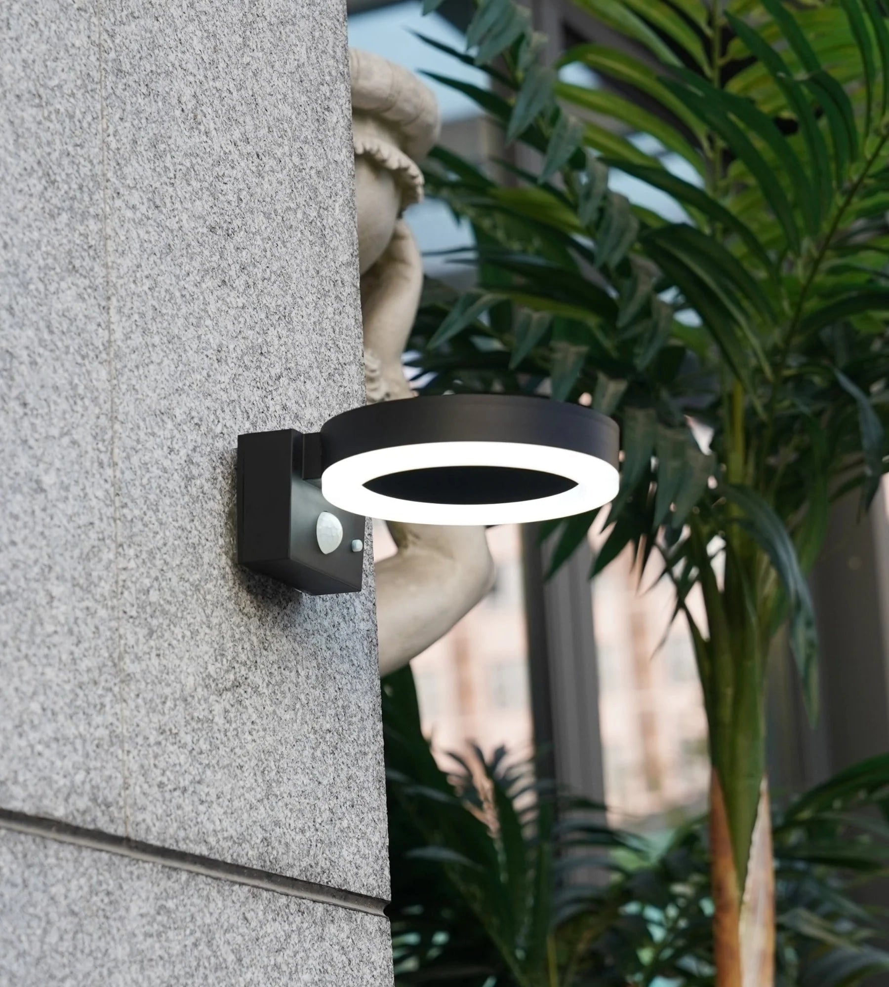 Applique Led extérieure solaire DAYTONA - Détecteur de mouvements - 3 modes d'éclairage 75 à 600 lumens - Lumihome
