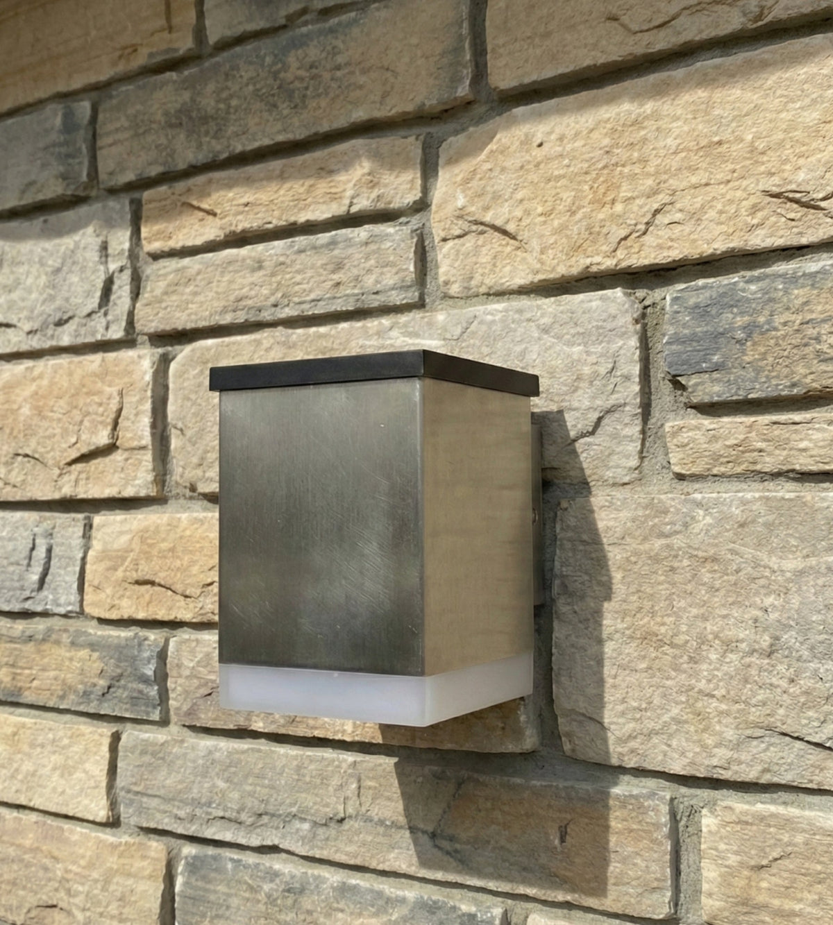 Applique murale Led extérieur solaire QUADRO - 50 lumens - Lumihome