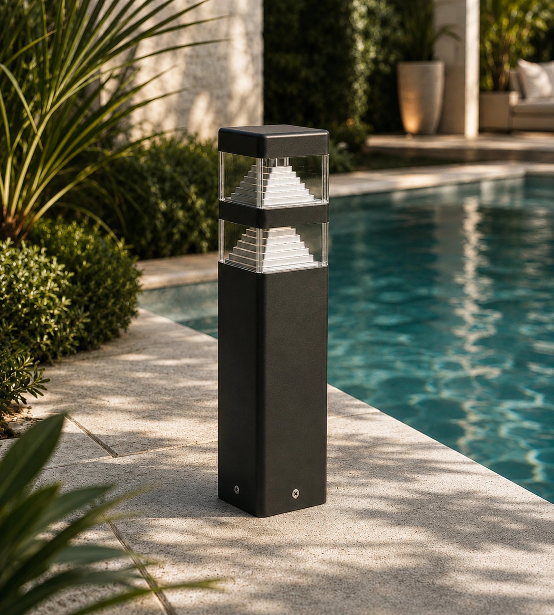 Borne Led Pyramide abords de piscine - 12V - 1000 lumens - 4000K - Lumihome