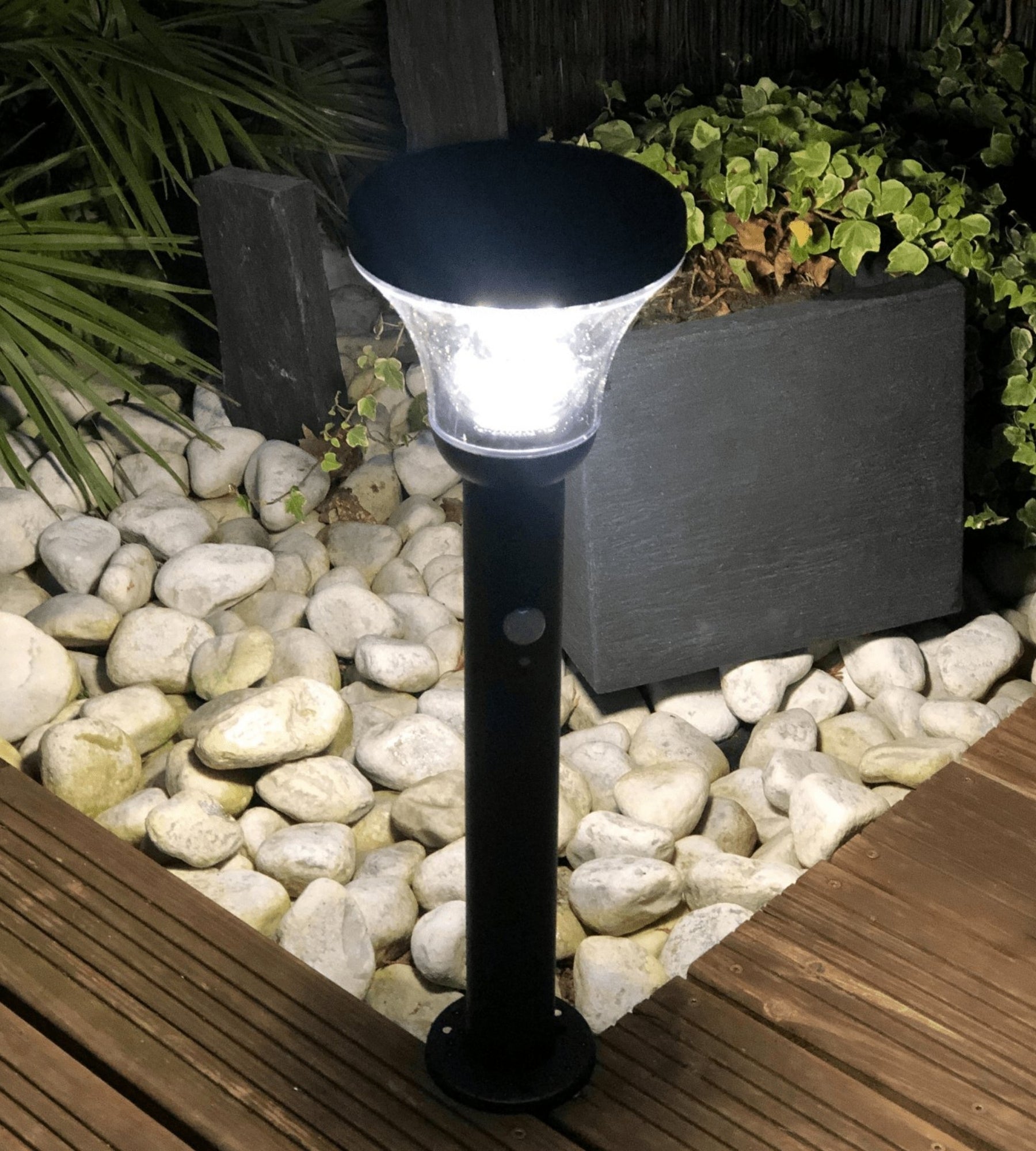 Borne extérieure LED solaire DIVA, Noire, 53cm, avec détecteur - 3 modes d'éclairage de 100 à 1000 lumens