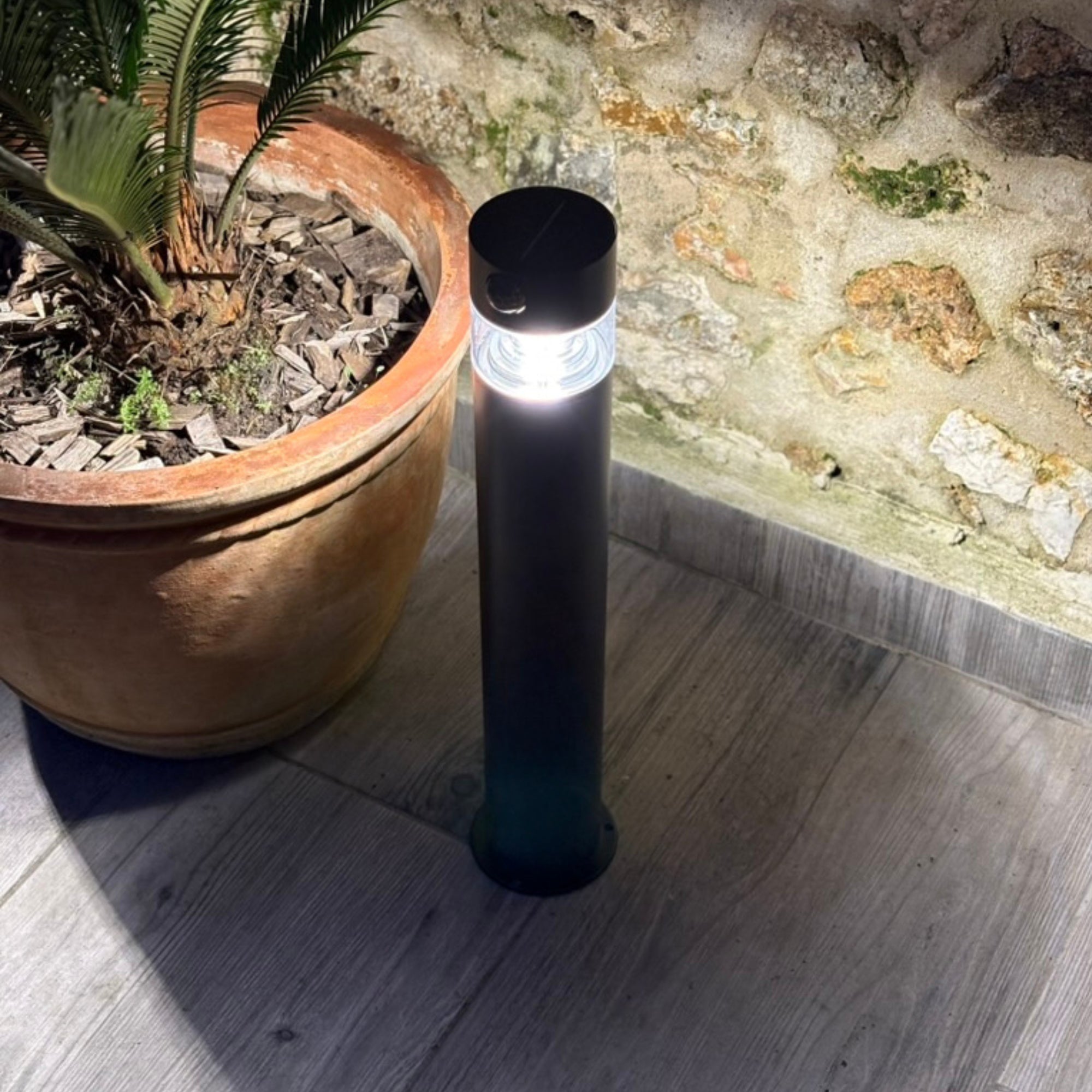 Borne led solaire ORION - À planter - Hauteur 50 cm - De 75 à 150 lumens - Lumihome
