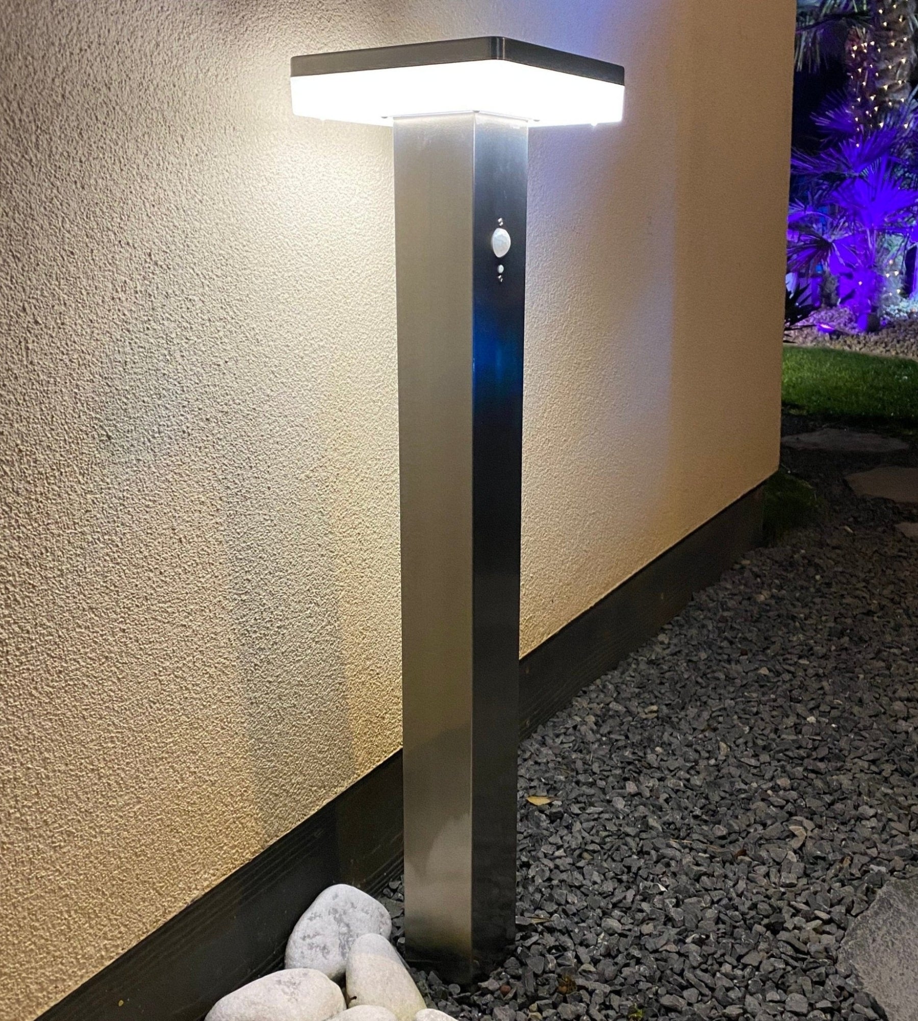 Borne extérieure LED solaire SUN–1000, 84cm, avec détecteur - 3 modes d'éclairages 150 à 1000 lumens