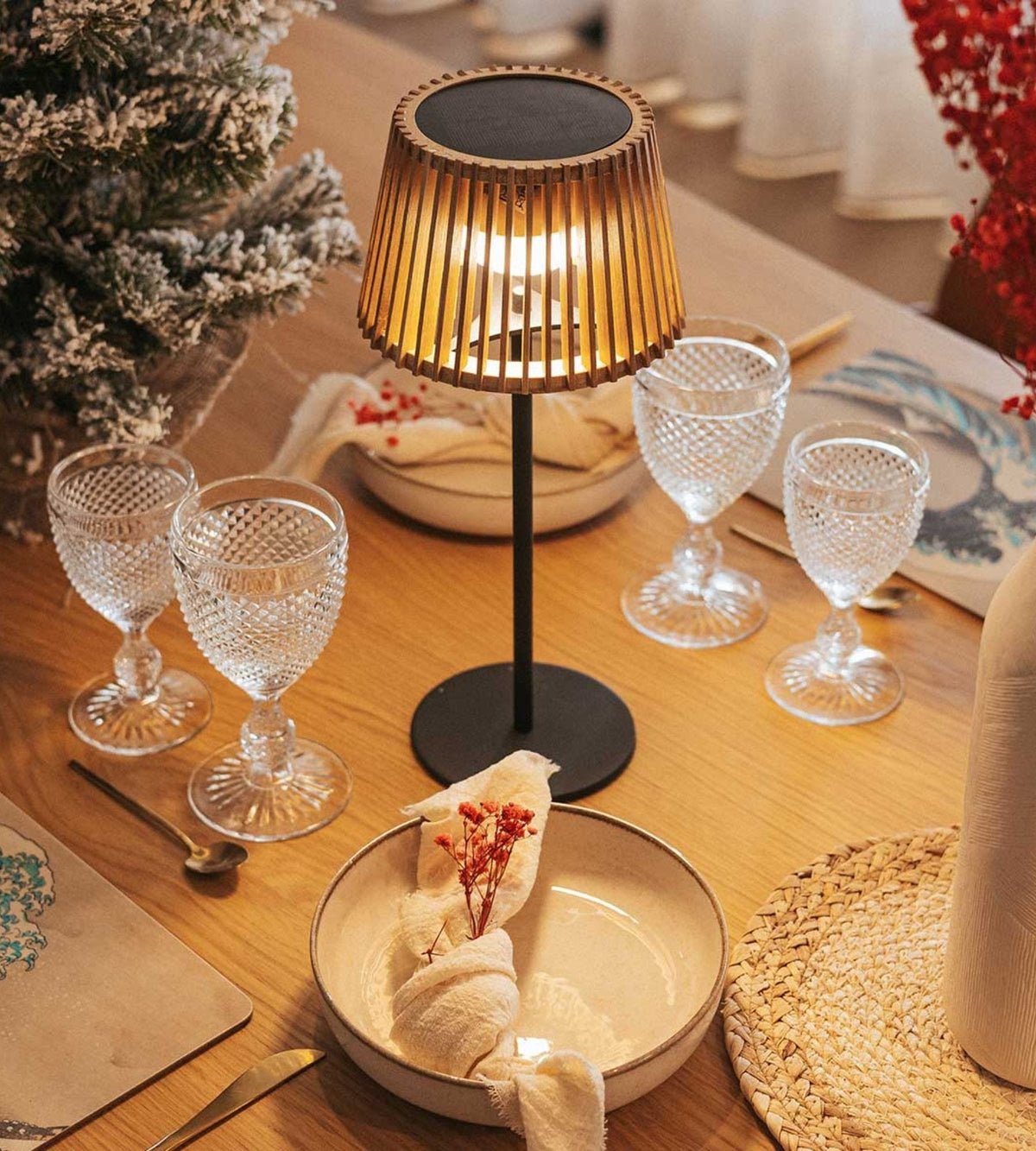 Lampe de table USB et solaire OKINAWA - Style bois asiatique - Blanc chaud - Lumihome