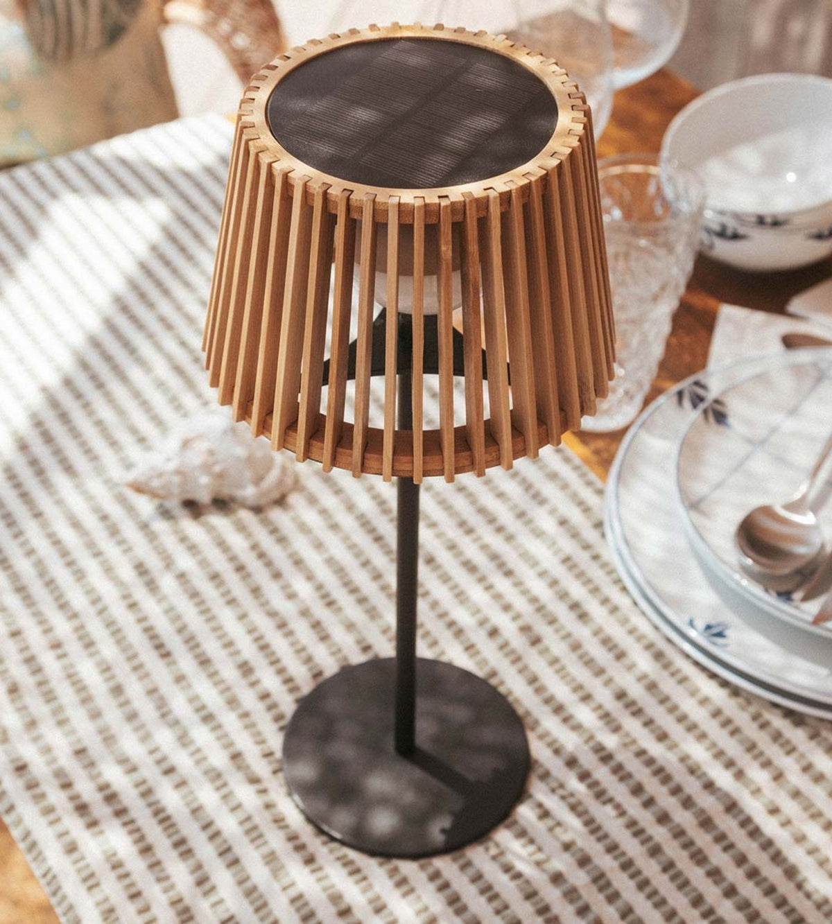 Lampe de table USB et solaire OKINAWA - Style bois asiatique - Blanc chaud - Lumihome