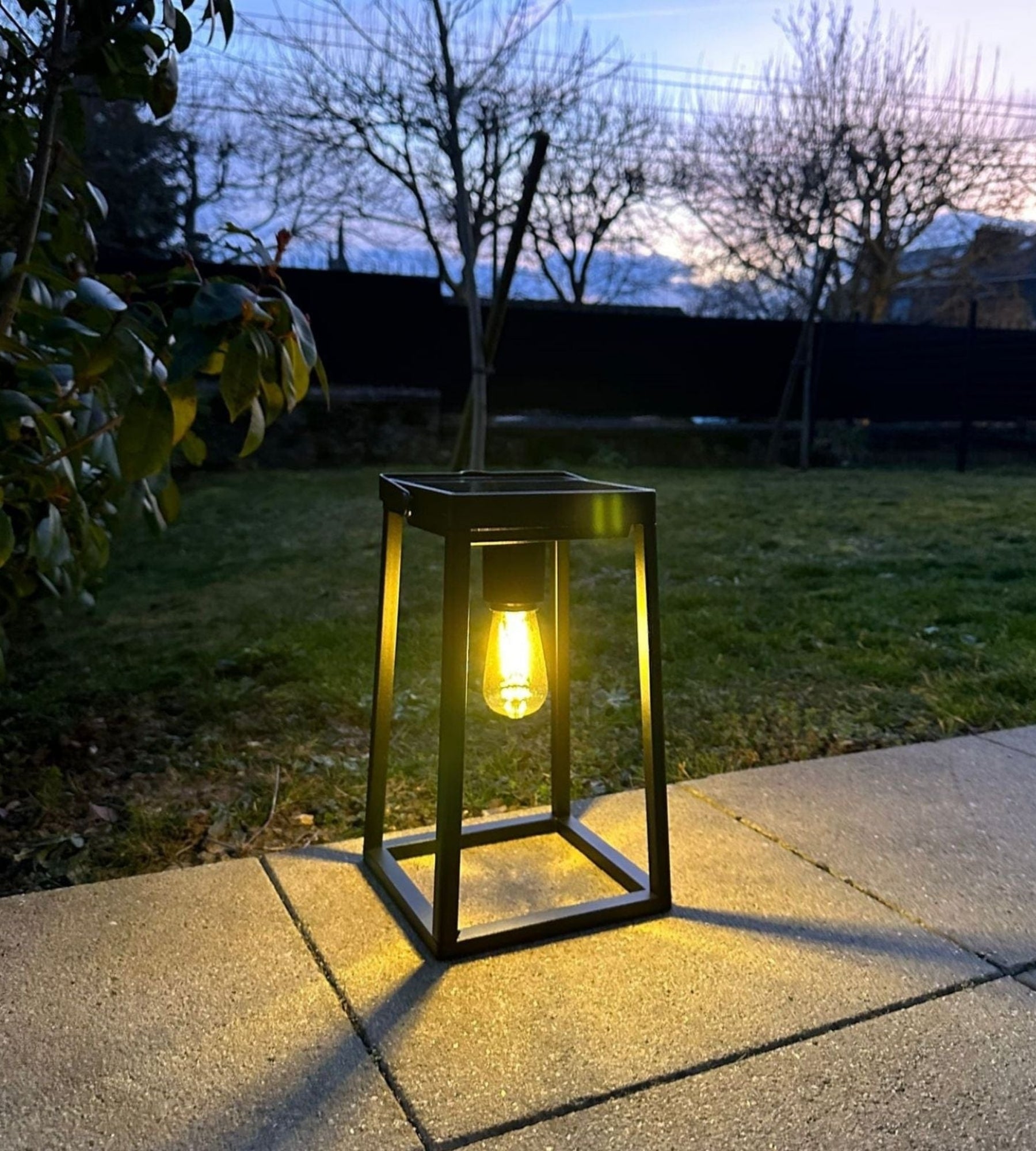 Lanterne LED solaire FAIRY, Noire - Ampoule E27 incluse