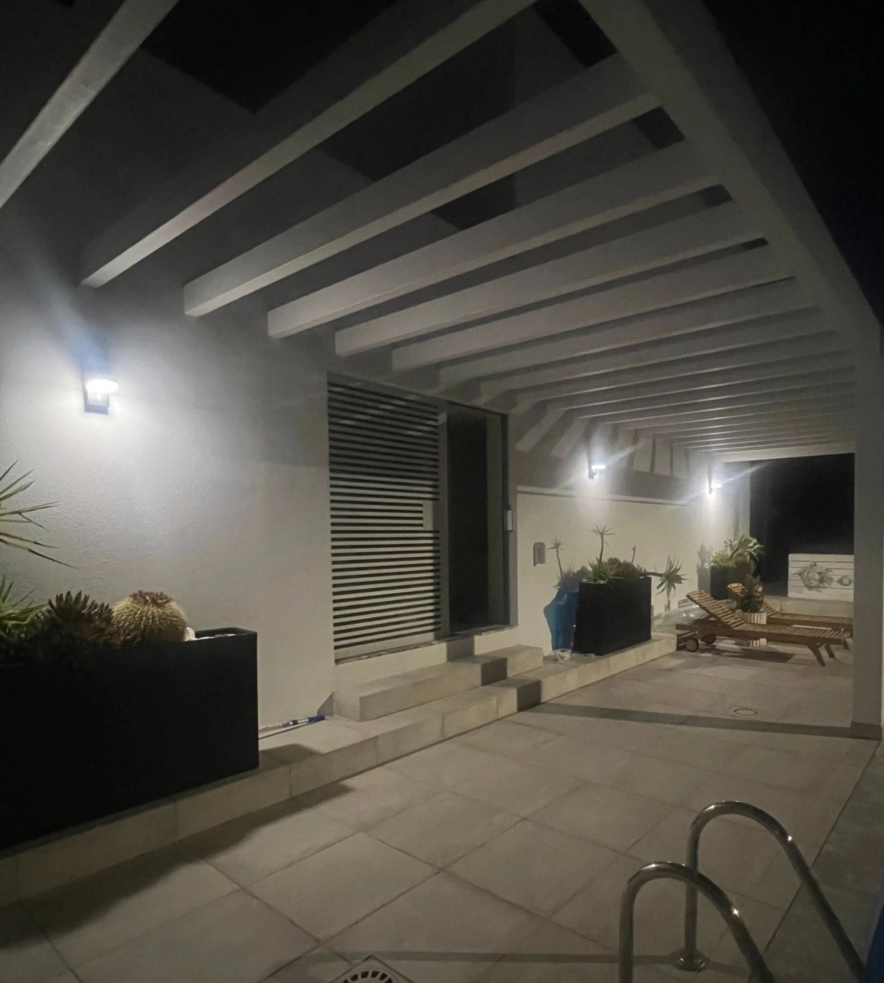 Applique Led extérieur solaire VENUS - Détecteur de mouvements - 3 modes d'éclairage 100 à 1000 lumens - Lumihome