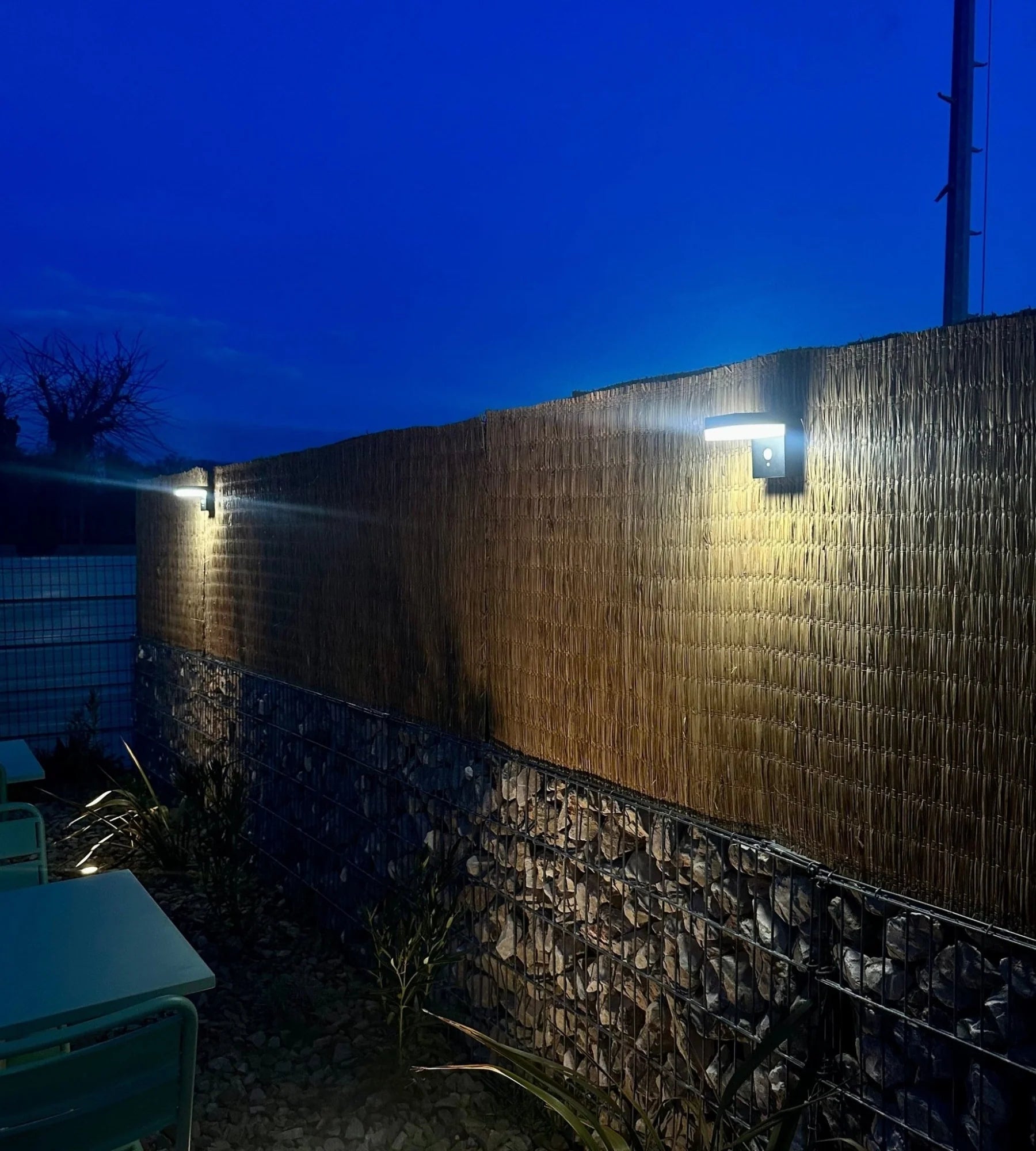 Applique Led extérieur solaire VENUS - Détecteur de mouvements - 3 modes d'éclairage 100 à 1000 lumens - Lumihome