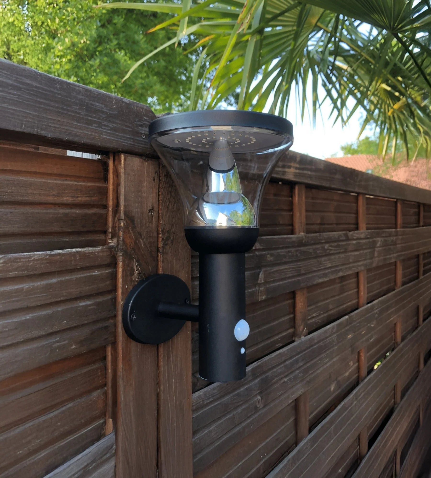 Applique Led solaire DIVA - Détecteur de mouvements - 3 modes d'éclairage 75 à 600 lumens - Lumihome