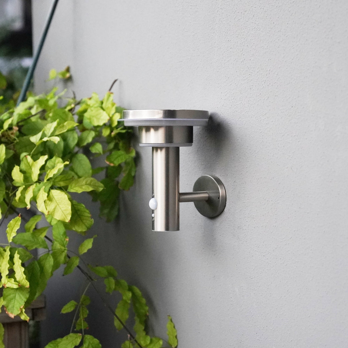 Applique Led solaire GENOVA - Détecteur de mouvements - 3 modes d'éclairage 75 à 600 lumens - Lumihome
