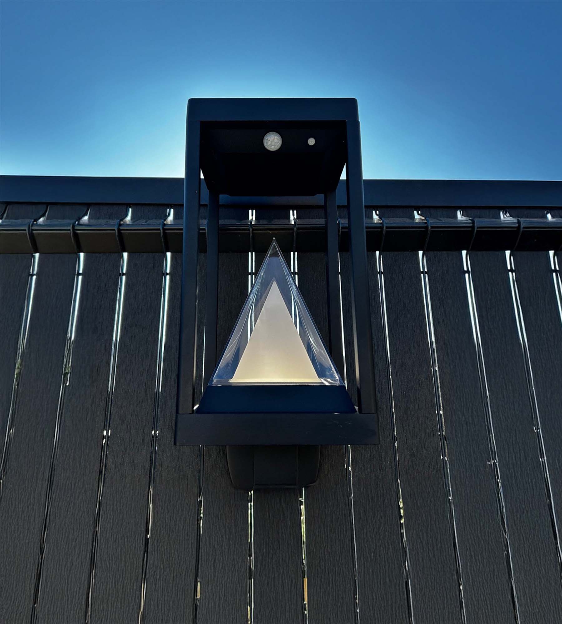 Applique murale extérieure LED solaire KEOPS, Noire, avec détecteur - 3 modes d'éclairage 75 à 600 lumens