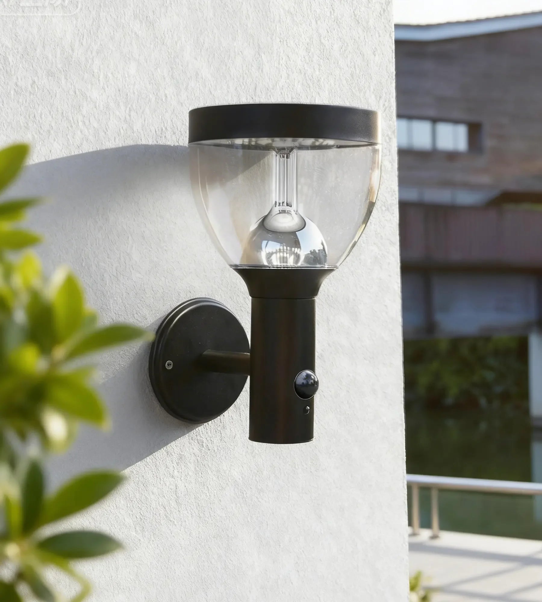Applique murale extérieure LED solaire LUNA, Noire, avec détecteur - 3 modes d'éclairage de 100 à 1000 lumens