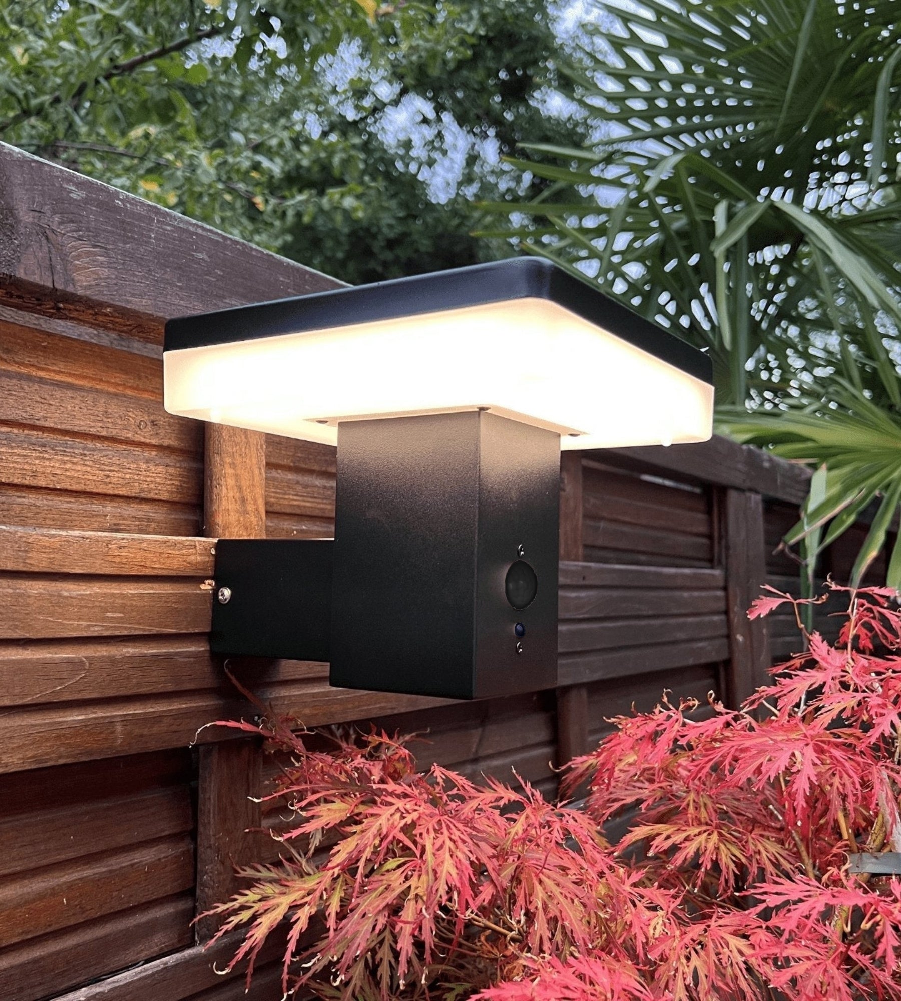 Applique Led solaire SUN–1000 - Détecteur de mouvements - 3 modes d'éclairages 150 à 1500 lumens - Lumihome