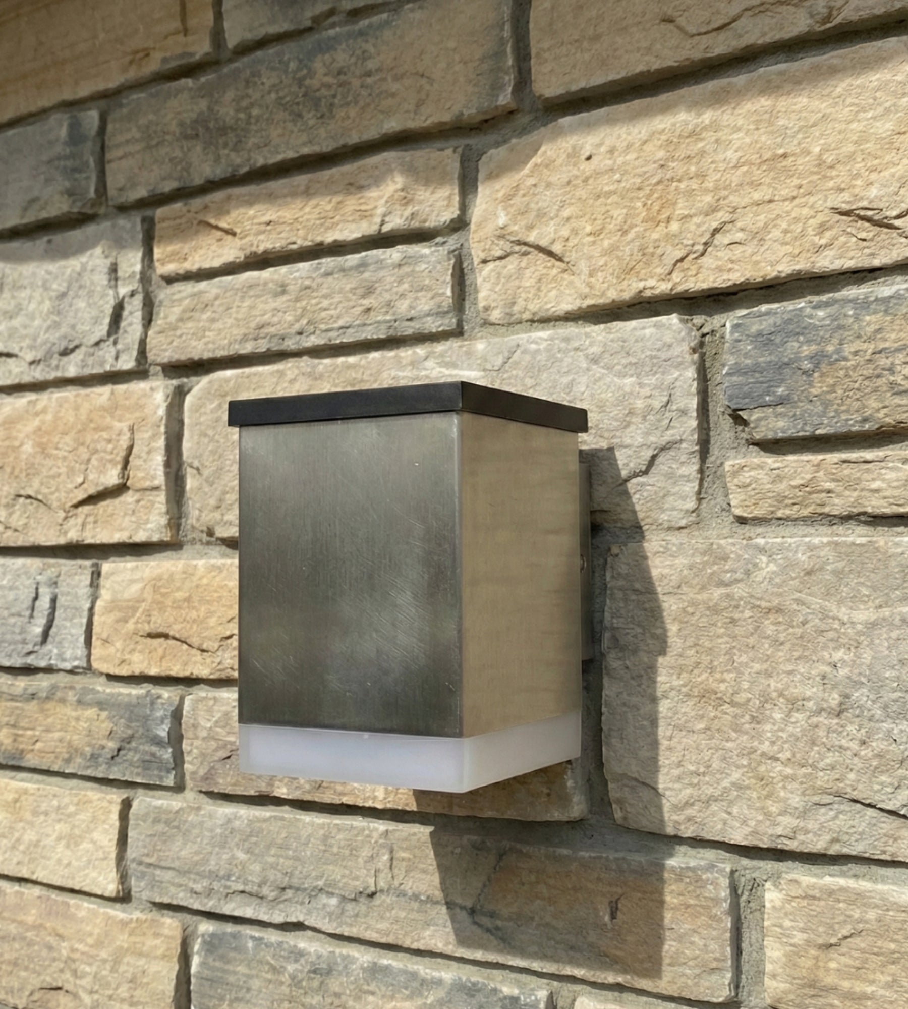 Applique murale Led extérieur solaire QUADRO - 50 lumens - Lumihome
