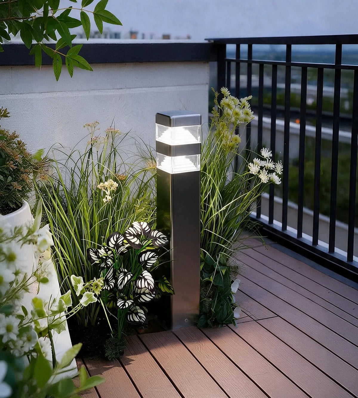 Borne extérieure LED Pyramide 1000 lumens blanc neutre - 32 leds - Lumihome