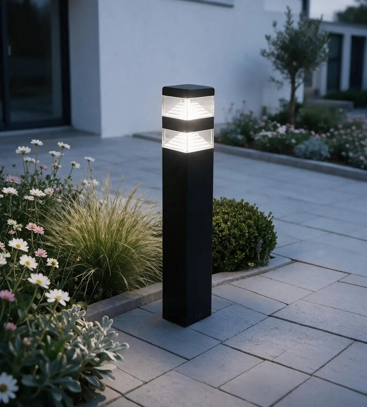 Borne extérieure LED Pyramide 1000 lumens blanc neutre - 32 leds - Lumihome