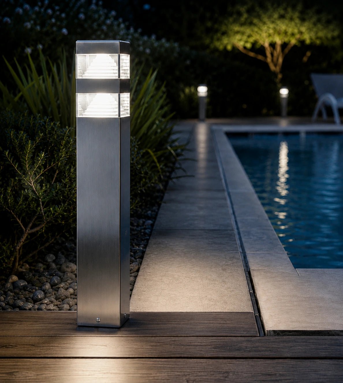 Borne Led Pyramide abords de piscine - 12V - 1000 lumens - 4000K - Lumihome