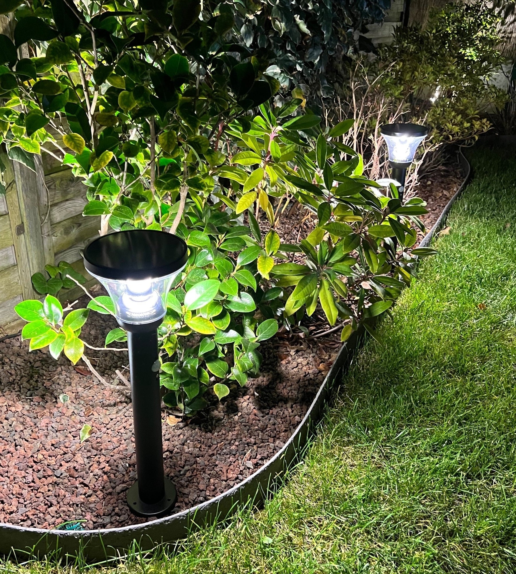 Borne Led solaire DIVA - Détecteur de mouvements - 3 modes d'éclairage de 75 à 600 lumens - Lumihome