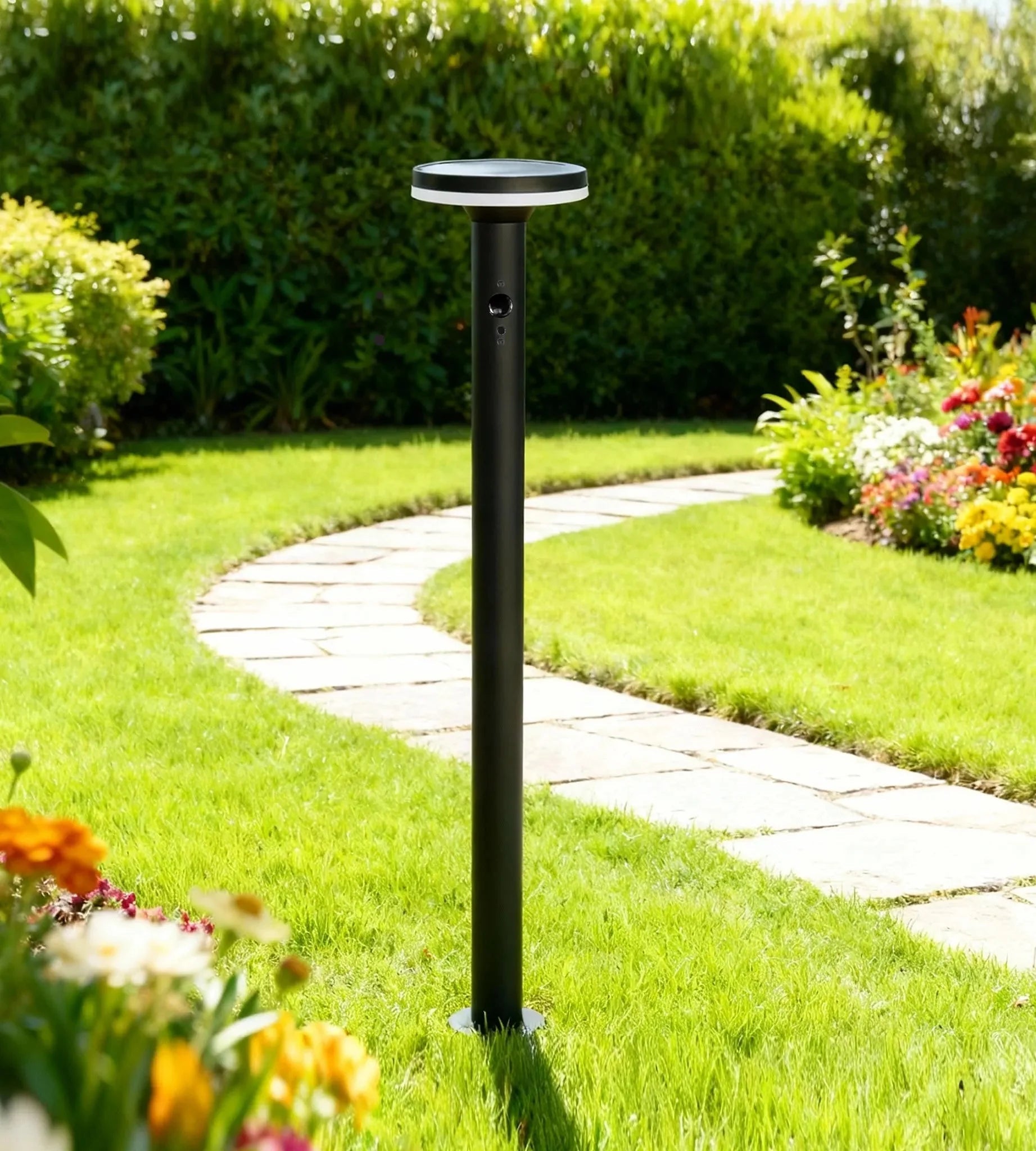 Borne Led solaire LIVING - Détecteur de mouvements - 3 modes d'éclairages 75 à 600 lumens - Lumihome