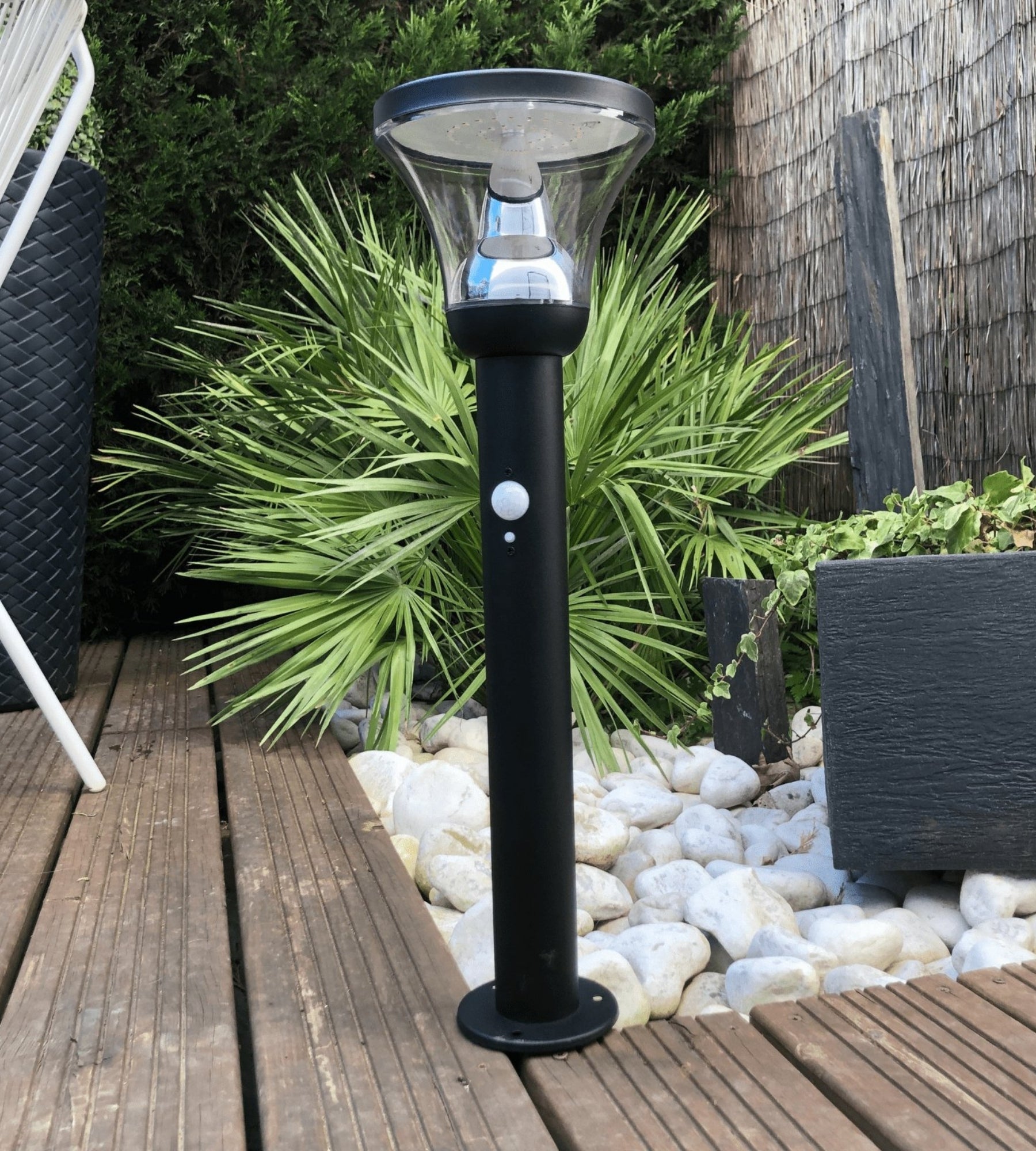 Borne extérieure LED solaire DIVA, Noire, 53cm, avec détecteur - 3 modes d'éclairage de 100 à 1000 lumens