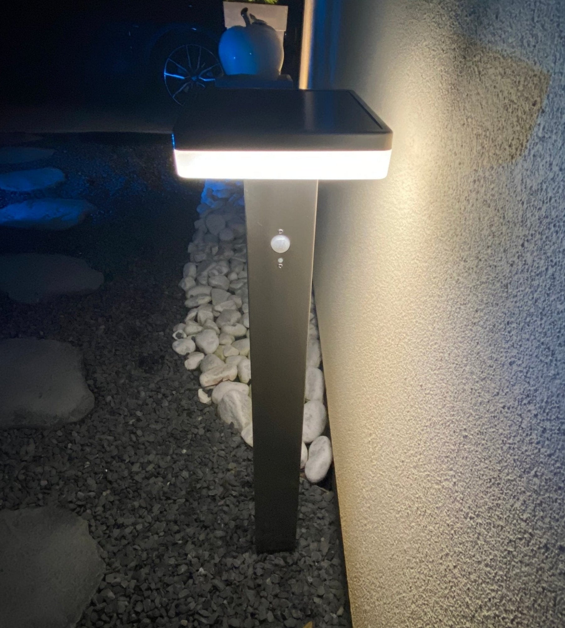 Borne extérieure LED solaire SUN–1000, 84cm, avec détecteur - 3 modes d'éclairages 150 à 1000 lumens