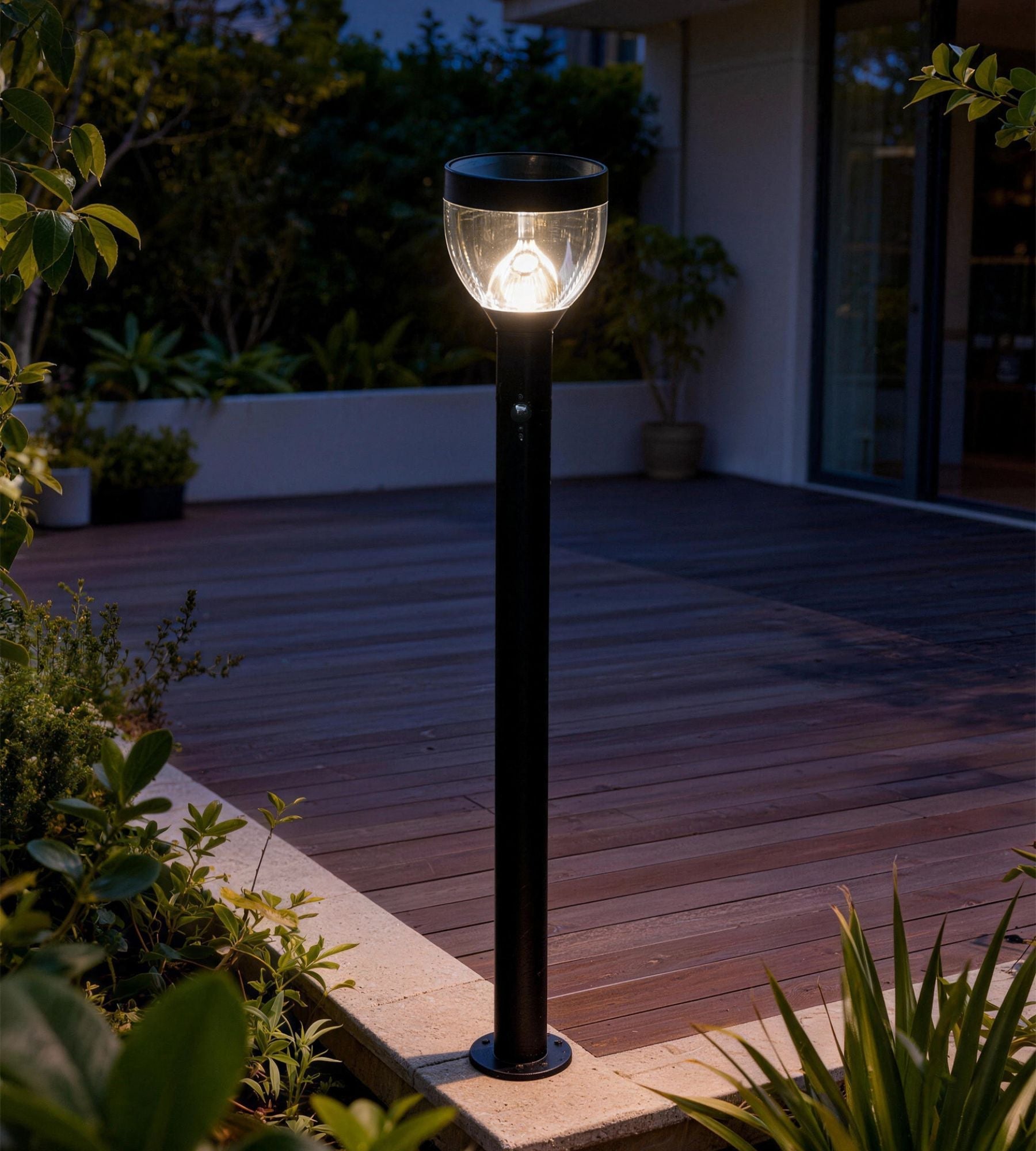 Borne solaire noire LUNA - Détecteur de mouvements - 3 modes d'éclairages de 75 à 600 lumens - Lumihome