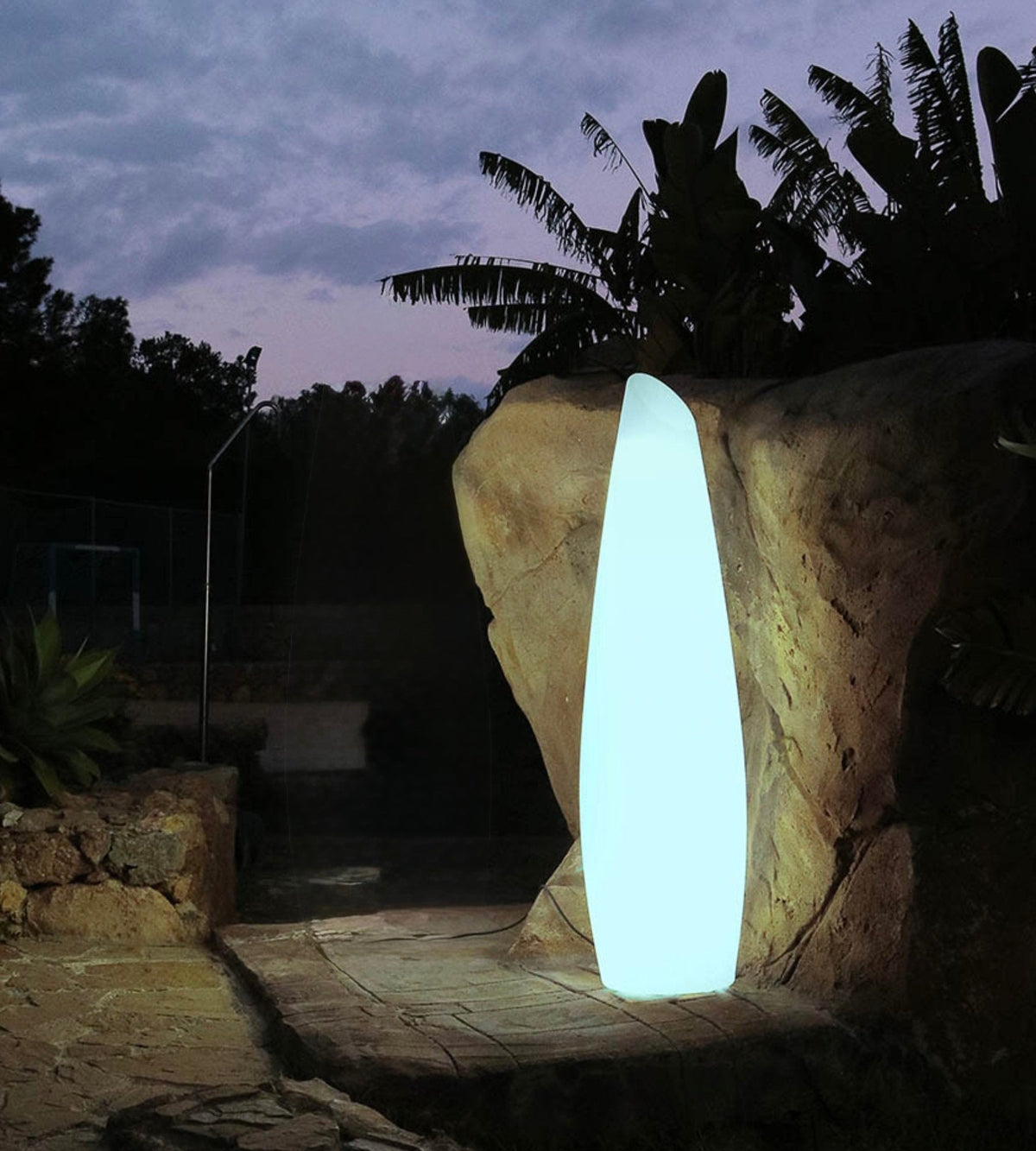 Lampadaire design rechargeable FREDO - Éclairage blanc et multicouleur réglable - Extérieur et Intérieur - Lumihome