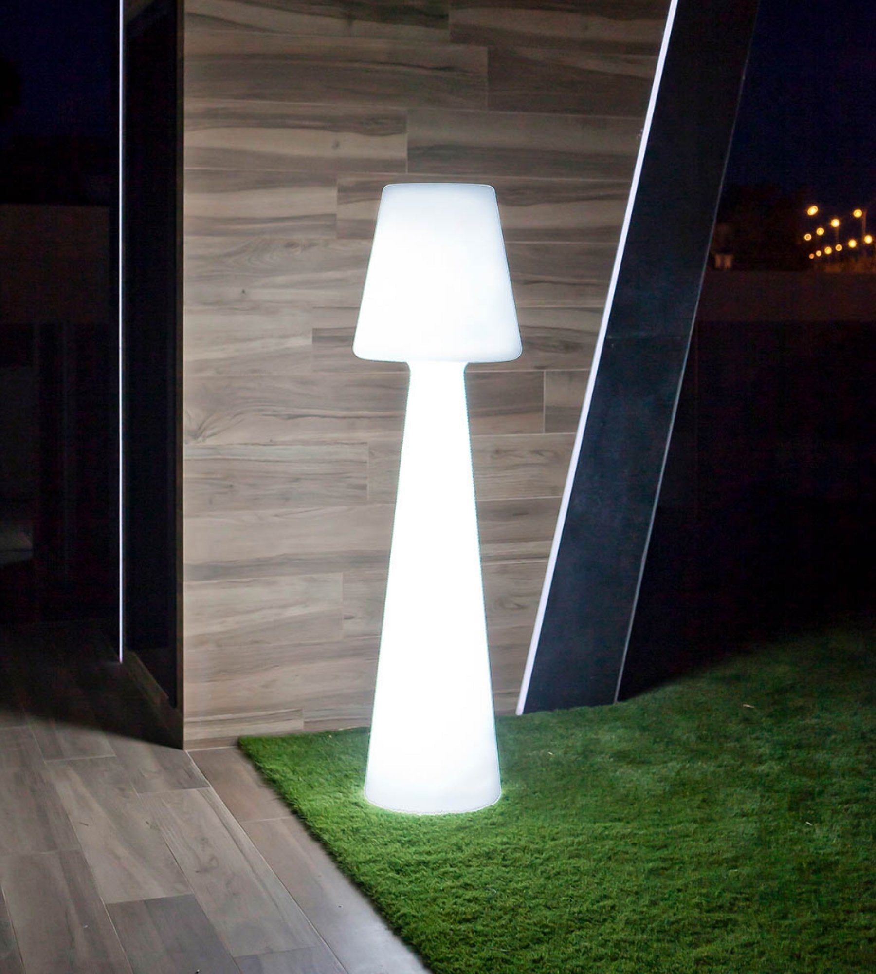 Lampadaire design rechargeable LOLA - Éclairage blanc et multicolore réglable - Extérieur et Intérieur - Lumihome