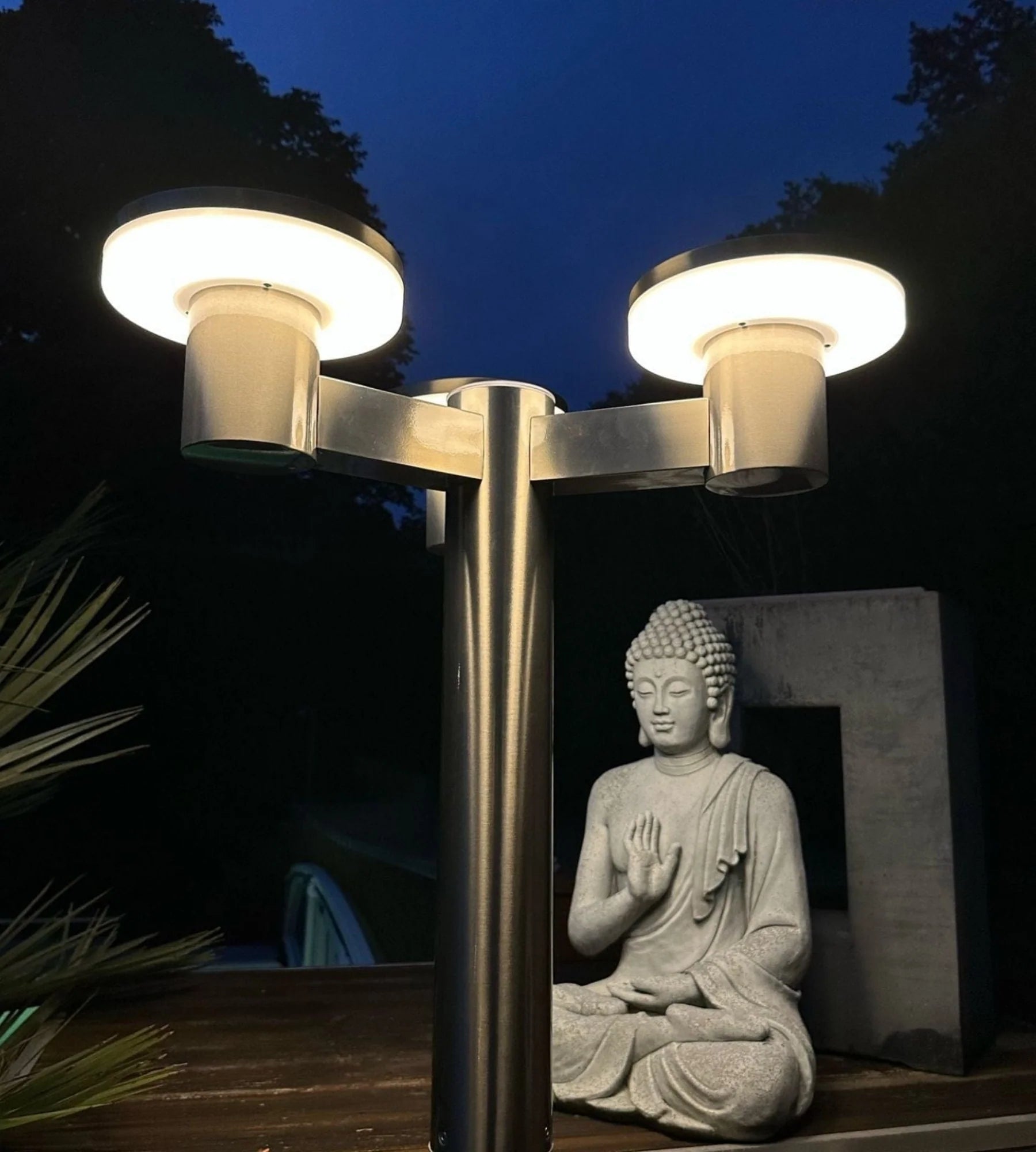 Lampadaire solaire Led ALTO 3000 - Hauteur 2m - Télécommandable - 300 à 3000 lumens - Lumihome