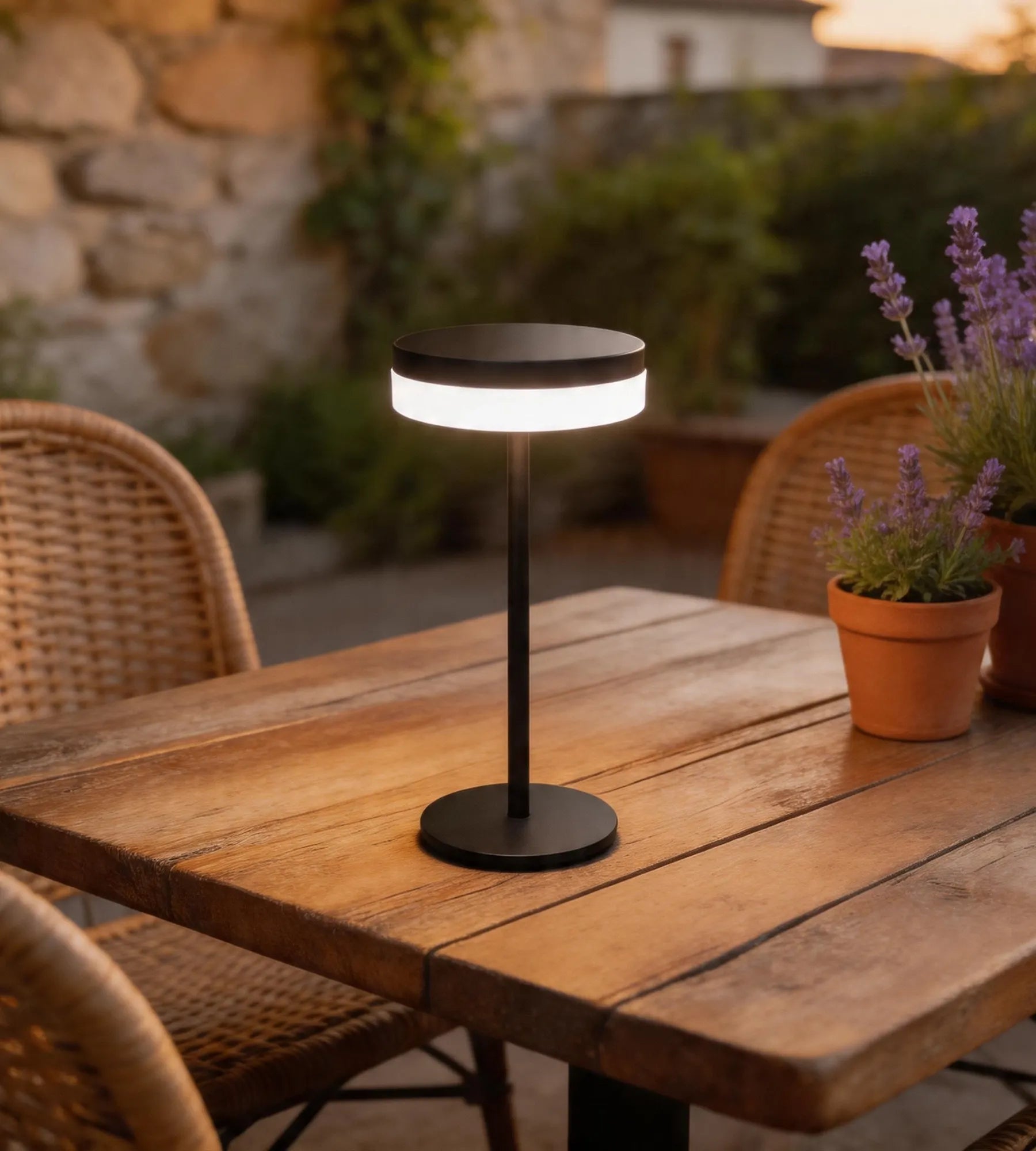 Lampe de table Led solaire FRIS - Lumihome