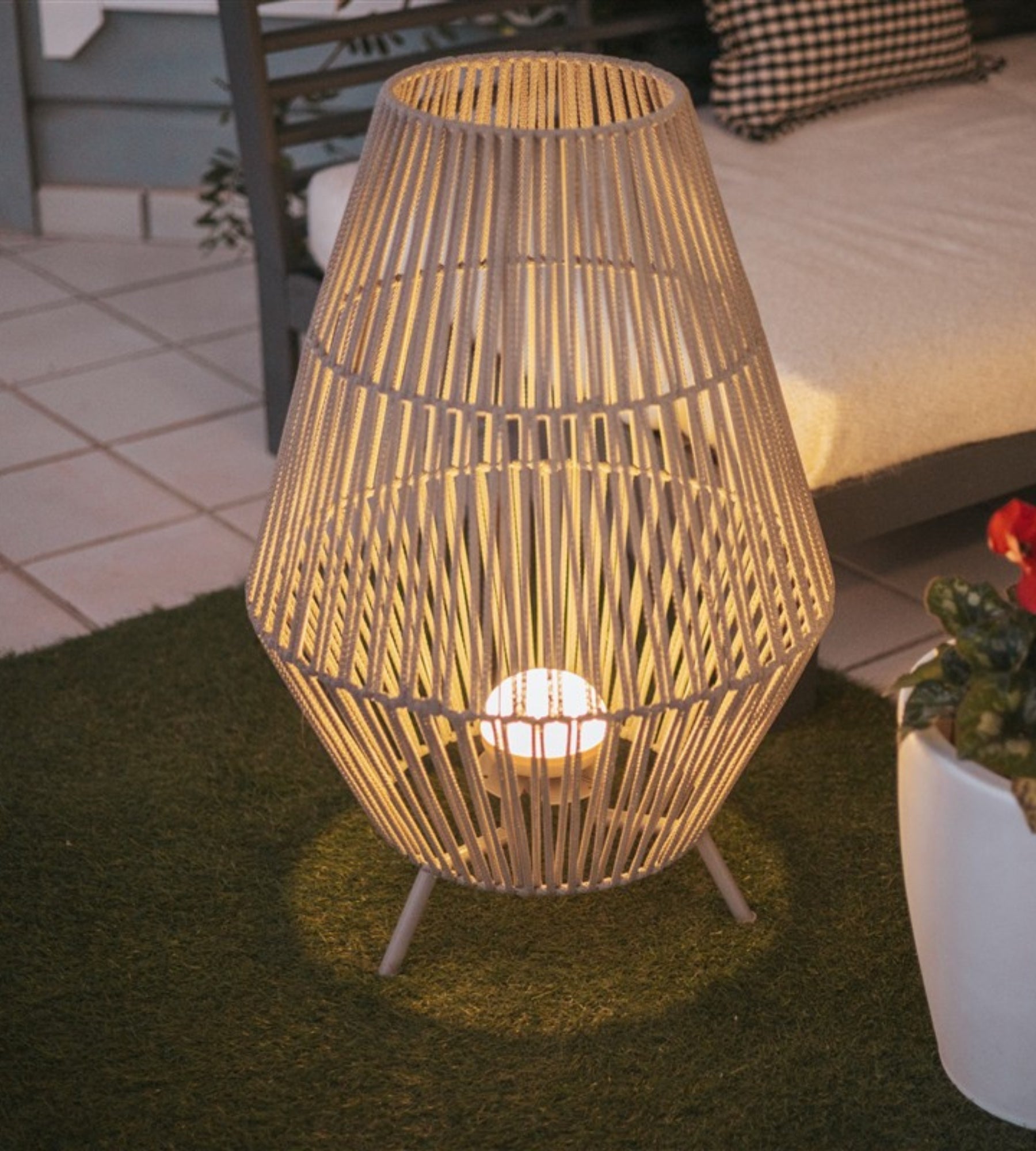 Lampe décorative tressée CONTA - Intérieur et Extérieur - Batterie rechargeable - Lumihome