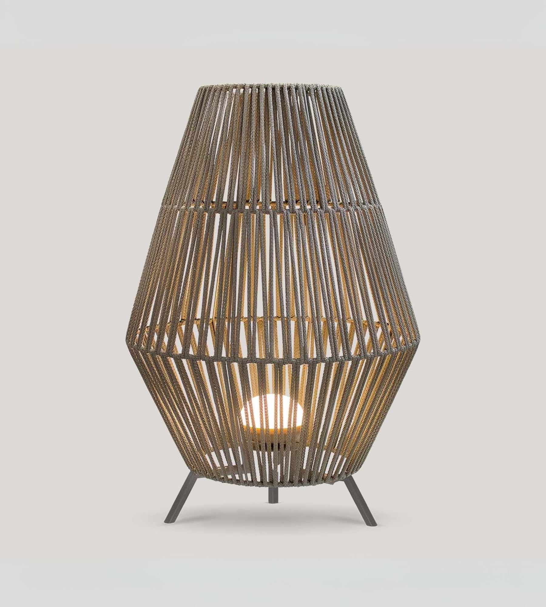Lampe décorative tressée CONTA - Intérieur et Extérieur - Batterie rechargeable - Lumihome