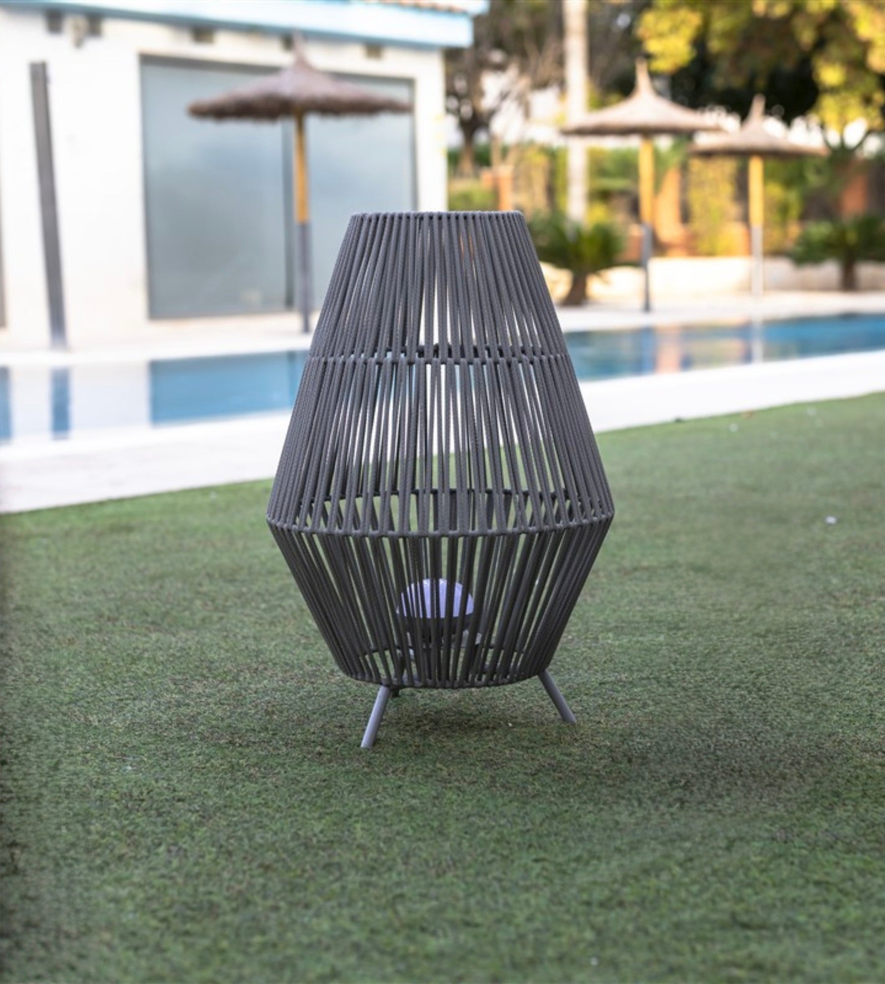 Lampe décorative tressée CONTA - Intérieur et Extérieur - Batterie rechargeable - Lumihome