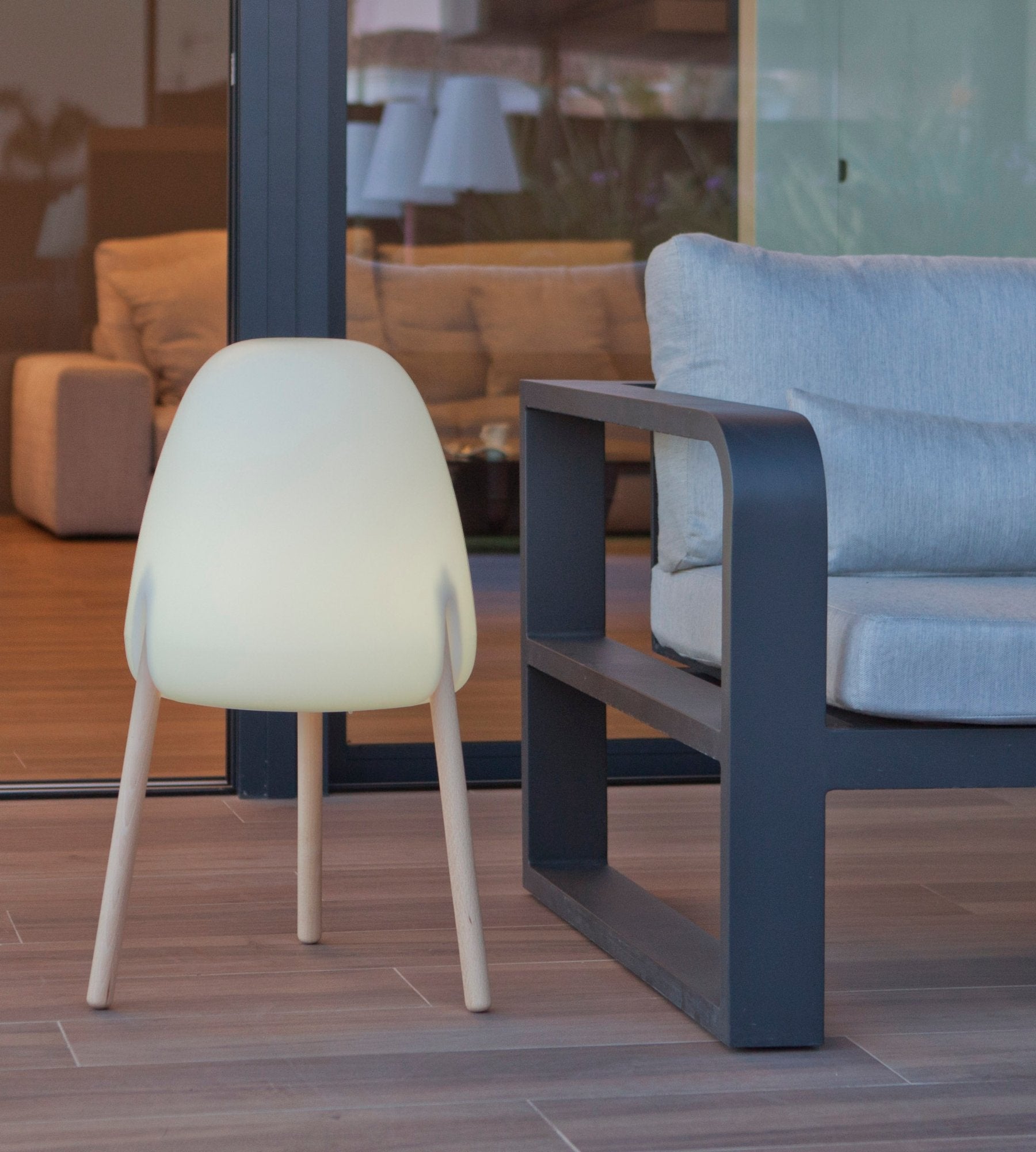 Lampe design solaire ROCKET - Éclairage blanc et multicolore réglable - Éxtérieur et Intérieur - Lumihome