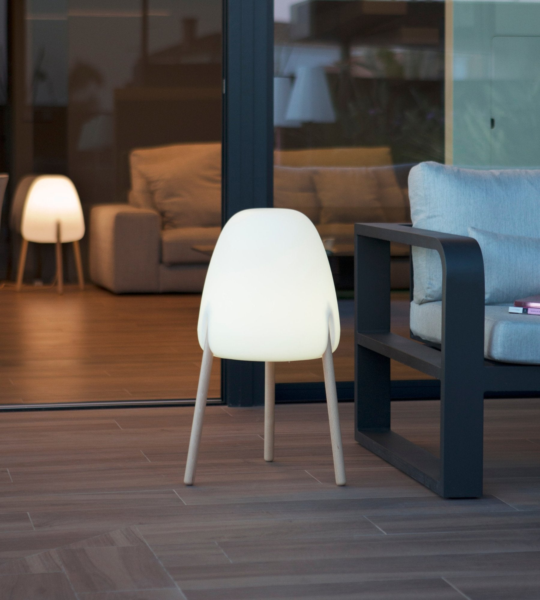 Lampe design solaire ROCKET - Éclairage blanc et multicolore réglable - Éxtérieur et Intérieur - Lumihome