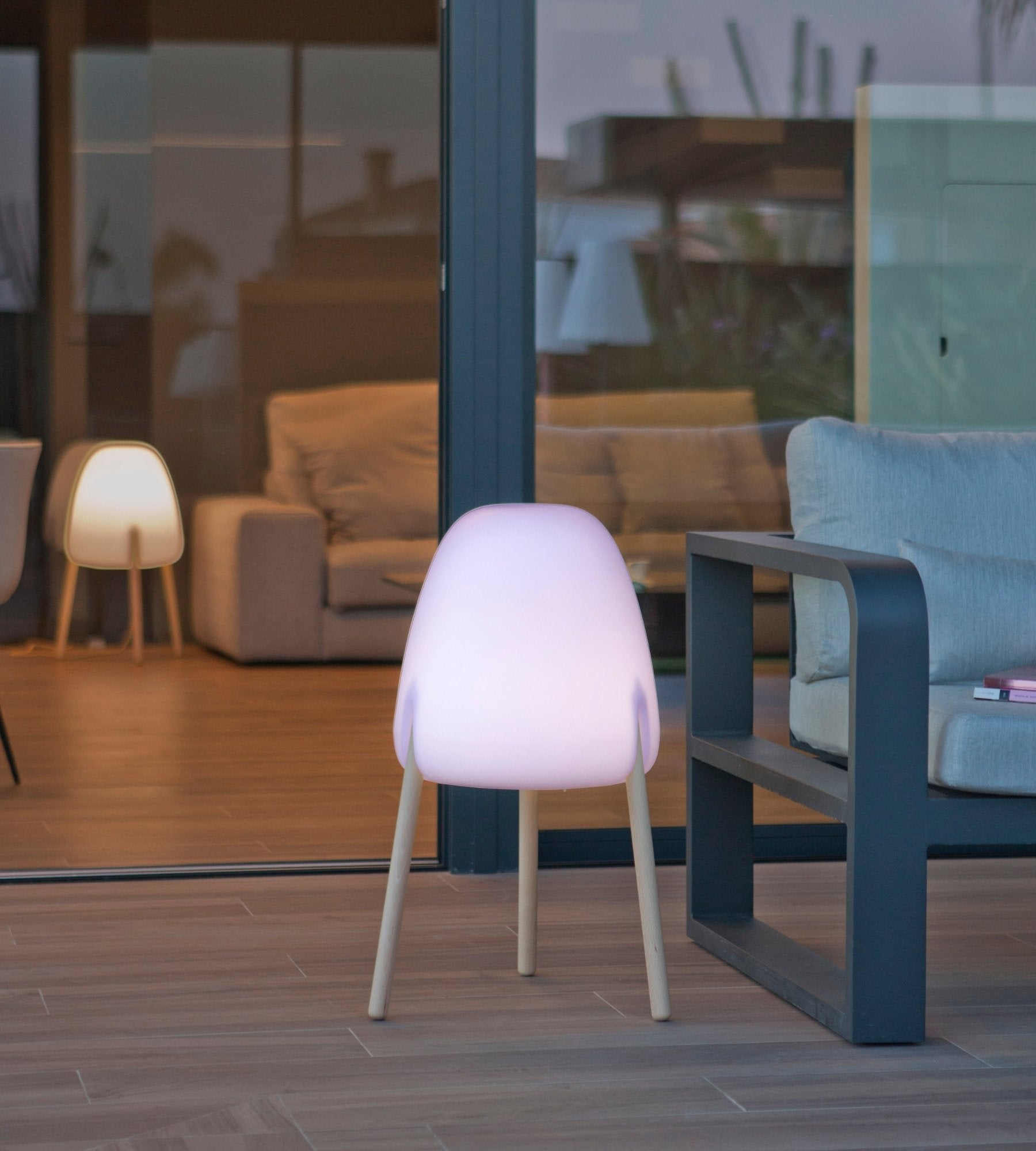 Lampe design solaire ROCKET - Éclairage blanc et multicolore réglable - Éxtérieur et Intérieur - Lumihome
