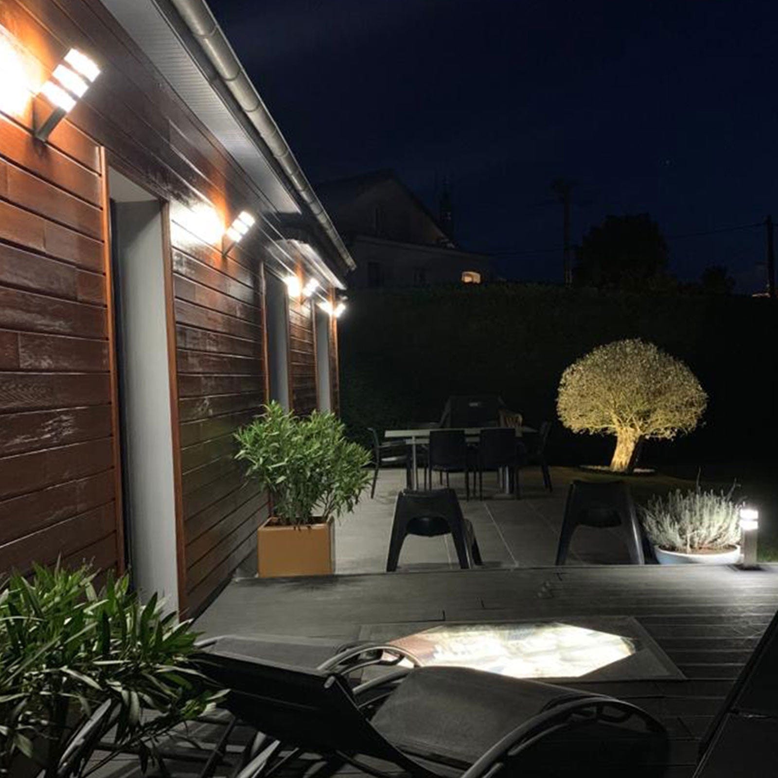 Applique Led Pyramide 64 leds - 230V - 1500 lumens - 4000K - Lumihome-France.com